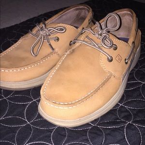 Boys Sperrys shoes